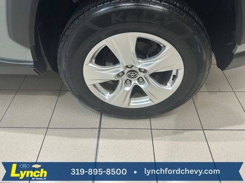 Used 2021 Toyota RAV4 XLE AWD/4WD image 25