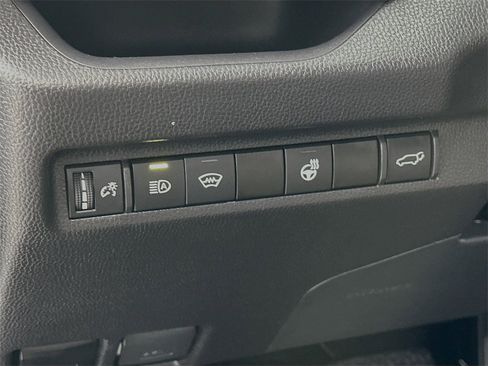 Used 2025 Toyota RAV4 XLE image 16