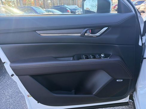 New 2025 MAZDA CX-5 Signature image 12