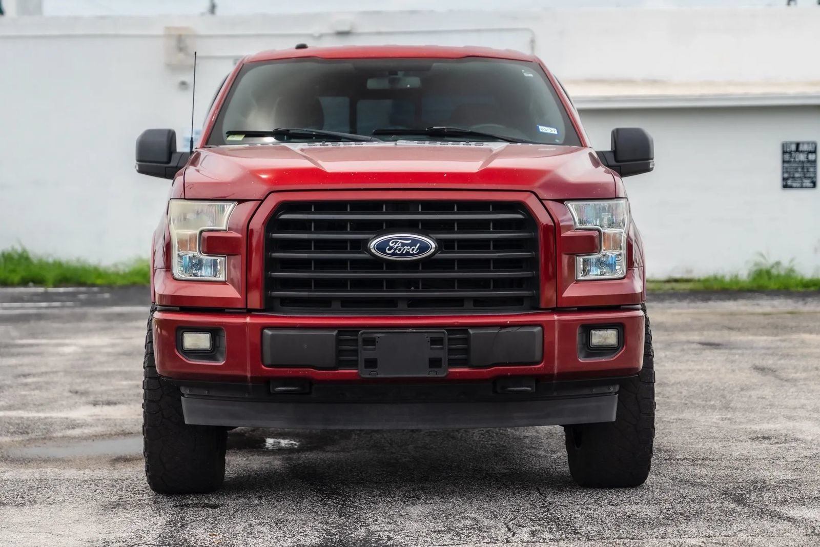 Used 2017 Ford F150 XLT w/ Equipment Group 302A Luxury AWD/4WD image 3