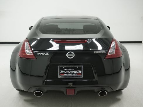 Used 2017 Nissan 370Z Coupe image 5