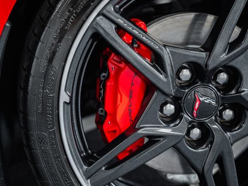 Used 2020 Chevrolet Corvette Stingray Coupe w/ 1LT RWD image 22