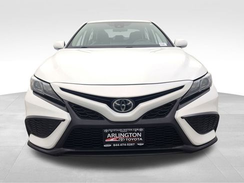 Used 2024 Toyota Camry SE image 11
