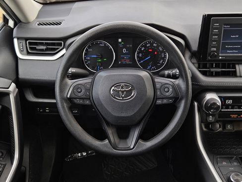 Used 2022 Toyota RAV4 XLE image 13