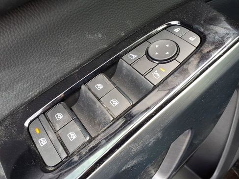 New 2026 Nissan Pathfinder SL image 17