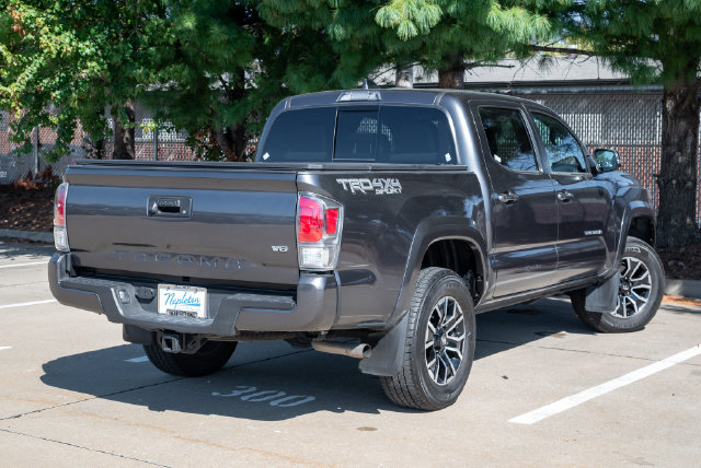 Used 2022 Toyota Tacoma TRD Sport AWD/4WD image 32
