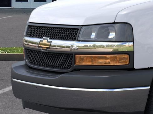 New 2026 Chevrolet Express 2500 w/ Driver Convenience Package RWD image 27