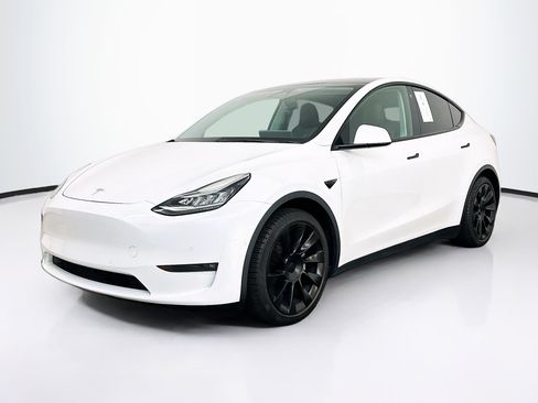 Used 2021 Tesla Model Y Long Range AWD/4WD image 3