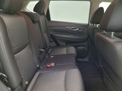 Used 2019 Nissan Rogue SV w/ Premium Package FWD image 19
