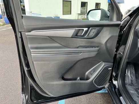 Used 2025 Buick Enclave Preferred image 15