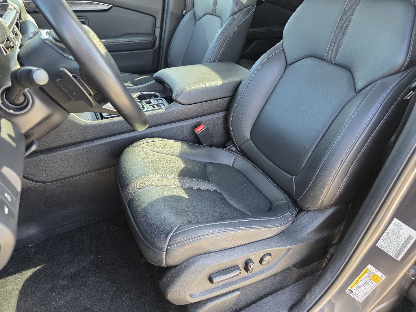 Certified 2025 Honda Pilot Touring image 24