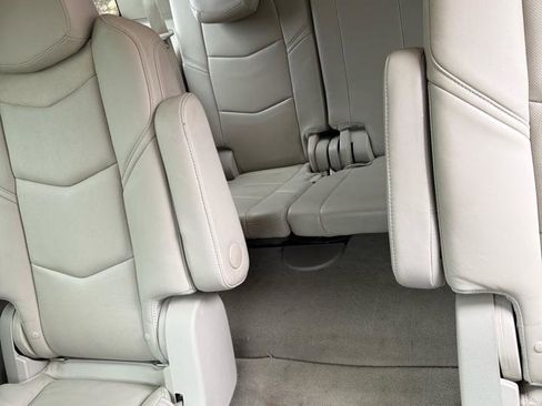 Used 2016 Cadillac Escalade Luxury image 21