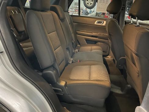 Used 2013 Ford Explorer XLT AWD/4WD image 24