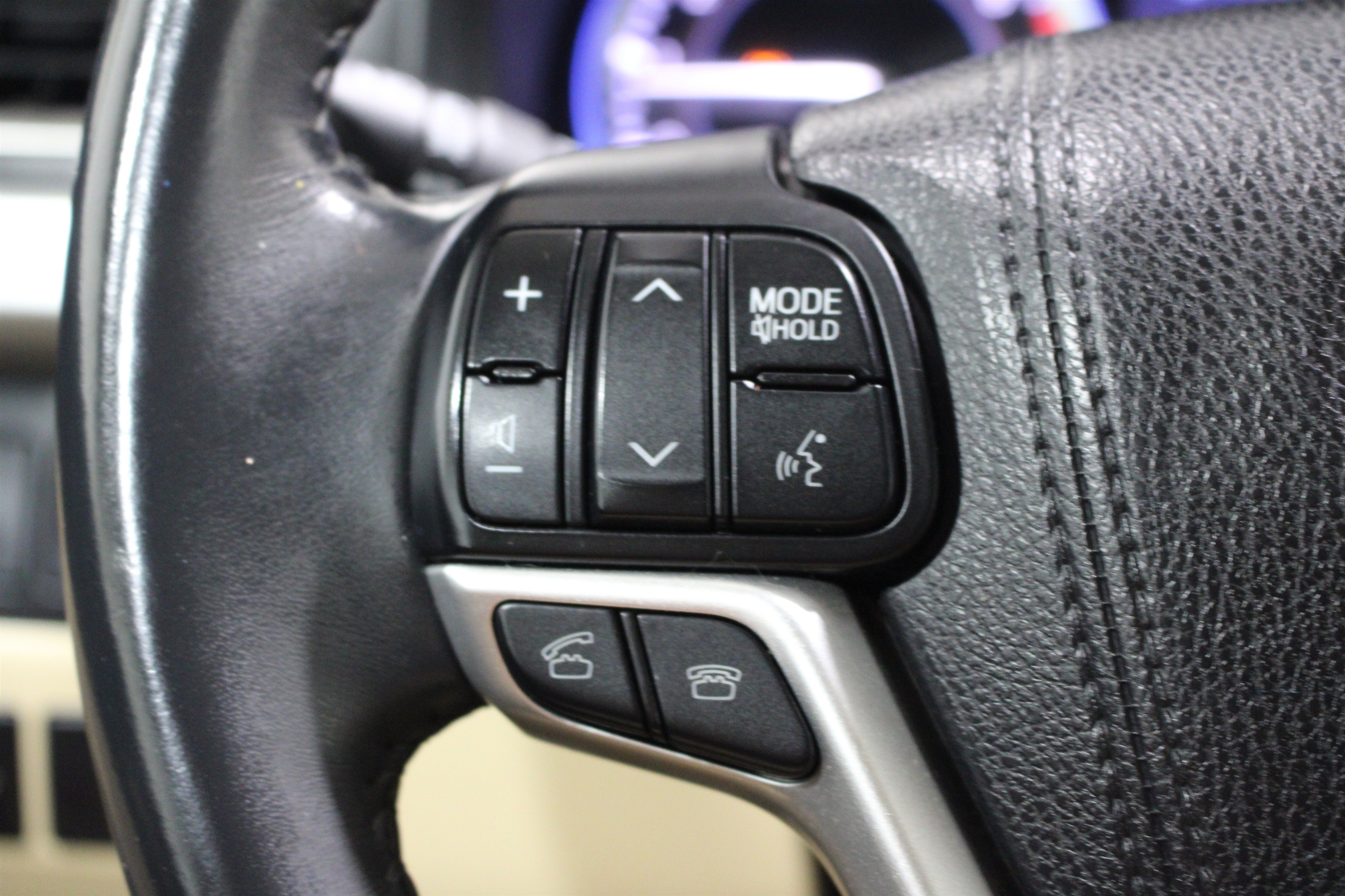 Used 2016 Toyota Highlander Plus w/ Protection Package #3 AWD/4WD image 11