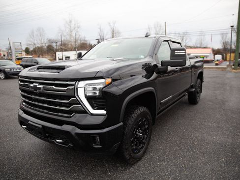 Certified 2024 Chevrolet Silverado 3500 High Country w/ Midnight Edition image 8