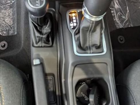 New 2025 Jeep Gladiator Sport image 39