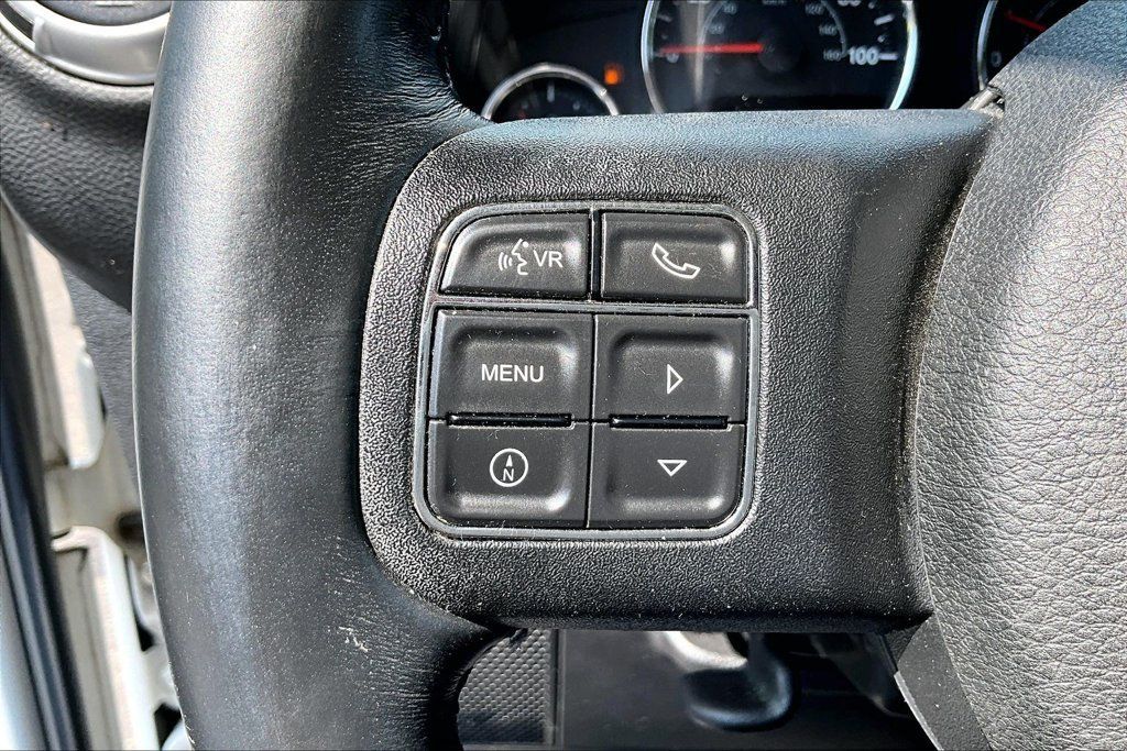 Used 2014 Jeep Wrangler Unlimited Sahara w/ Connectivity Group AWD/4WD image 11