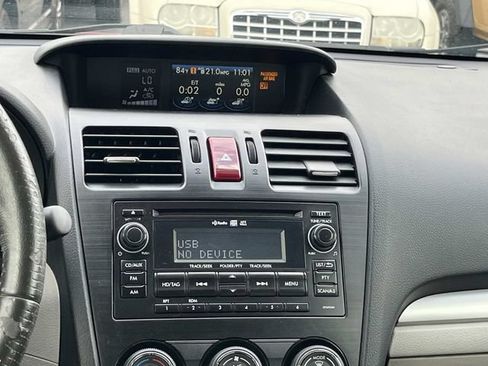 Used 2015 Subaru Forester 2.5i Limited AWD/4WD image 18