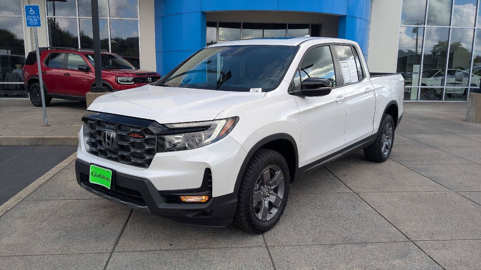 Used 2024 Honda Ridgeline TrailSport image 2