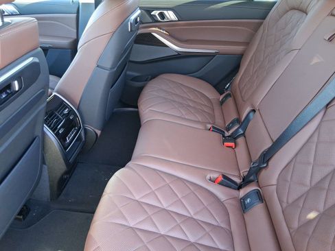 Used 2026 BMW X7 xDrive40i w/ Premium Package AWD/4WD image 22