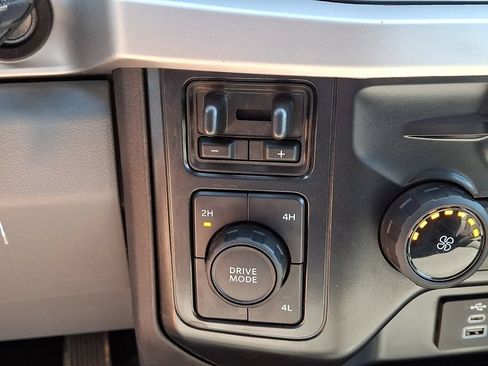 Used 2025 Ford F250 XLT AWD/4WD image 25