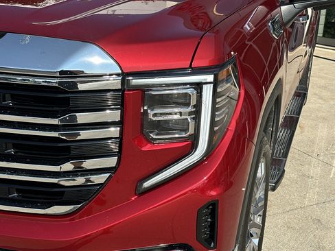 Used 2024 GMC Sierra 1500 SLT w/ SLT Premium Plus Package AWD/4WD image 11