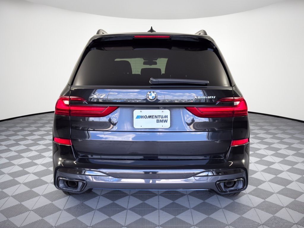 Used 2021 BMW X7 xDrive40i w/ M Sport Package AWD/4WD image 11