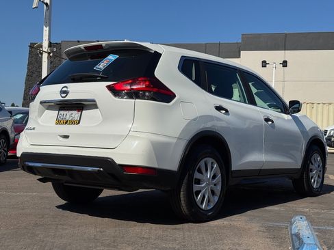 Used 2017 Nissan Rogue S FWD image 11