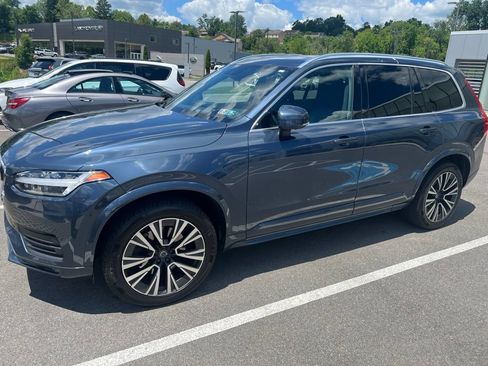 Used 2020 Volvo XC90 T6 Momentum w/ Protection Package AWD/4WD image 4