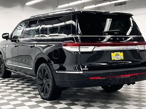 Used 2023 Lincoln Navigator L Reserve w/ Equipment Group 201A image 2