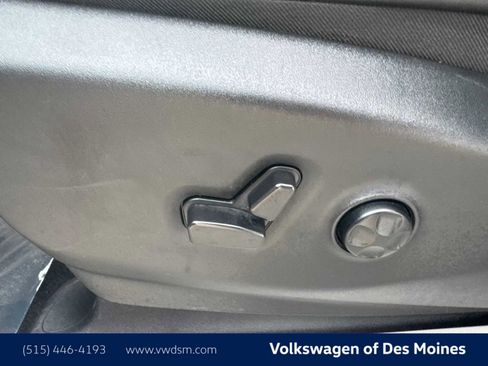 Used 2024 Chrysler Pacifica Limited image 25