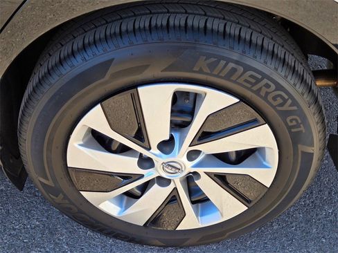 Used 2025 Nissan Altima 2.5 S image 10