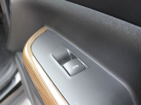 Used 2018 GMC Acadia SLE w/ Driver Alert Package I image 37