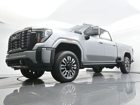 Used 2025 GMC Sierra 3500 Denali Ultimate AWD/4WD image 46