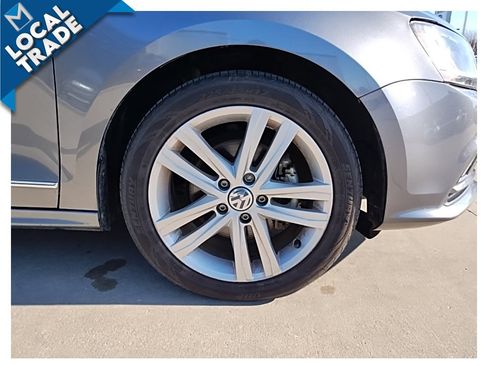 Used 2017 Volkswagen Jetta SEL image 14