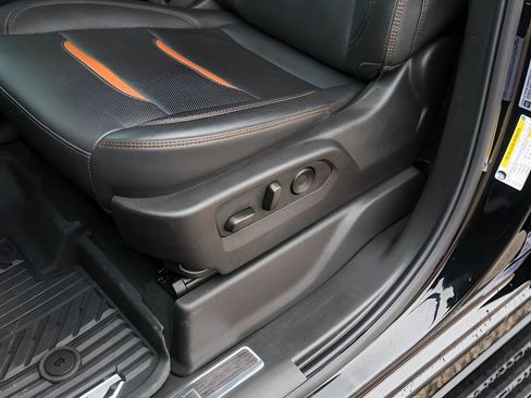 Used 2024 GMC Sierra 2500 AT4 w/ AT4 Premium Plus Package image 11