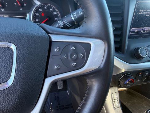 Used 2018 GMC Acadia SLT image 14