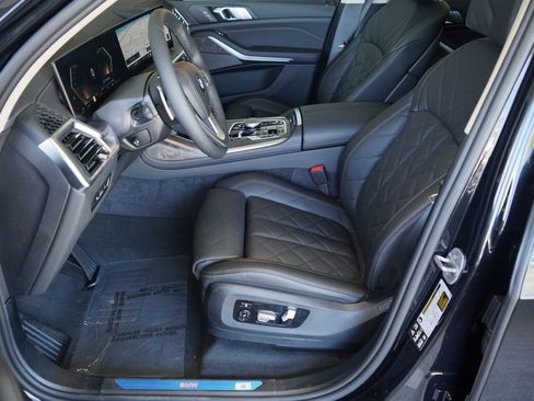 New 2026 BMW X7 xDrive40i w/ Premium Package image 11