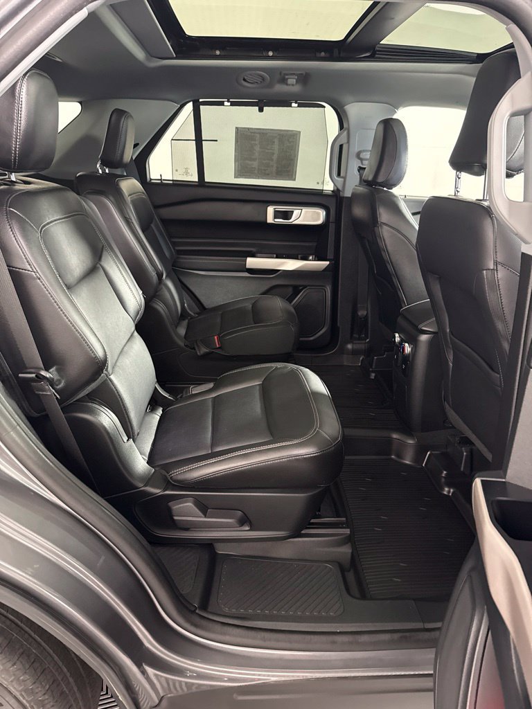Used 2023 Ford Explorer Limited w/ Limited Technology Package AWD/4WD image 20