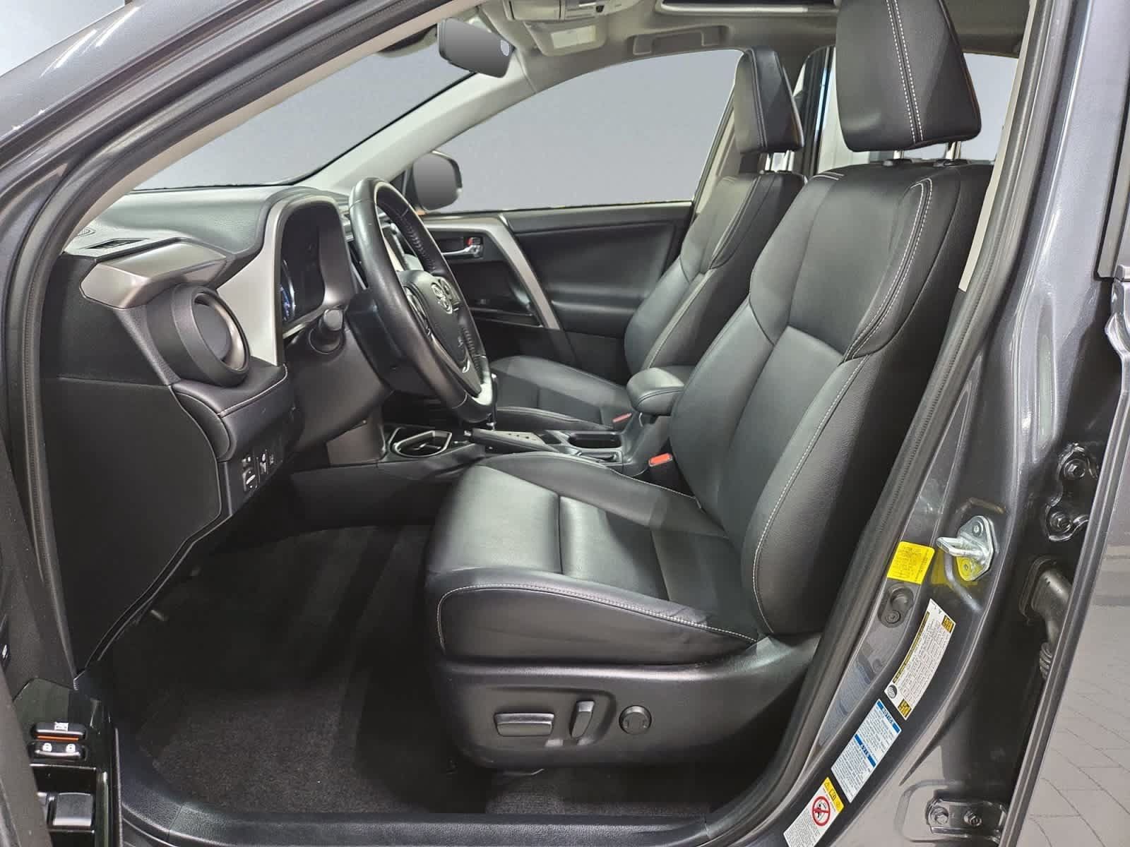 Used 2016 Toyota RAV4 Limited AWD/4WD image 7