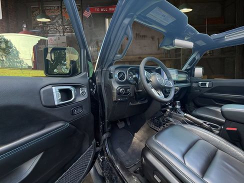 Used 2024 Jeep Wrangler High Altitude AWD/4WD image 16