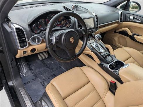 Used 2014 Porsche Cayenne Turbo AWD/4WD image 10