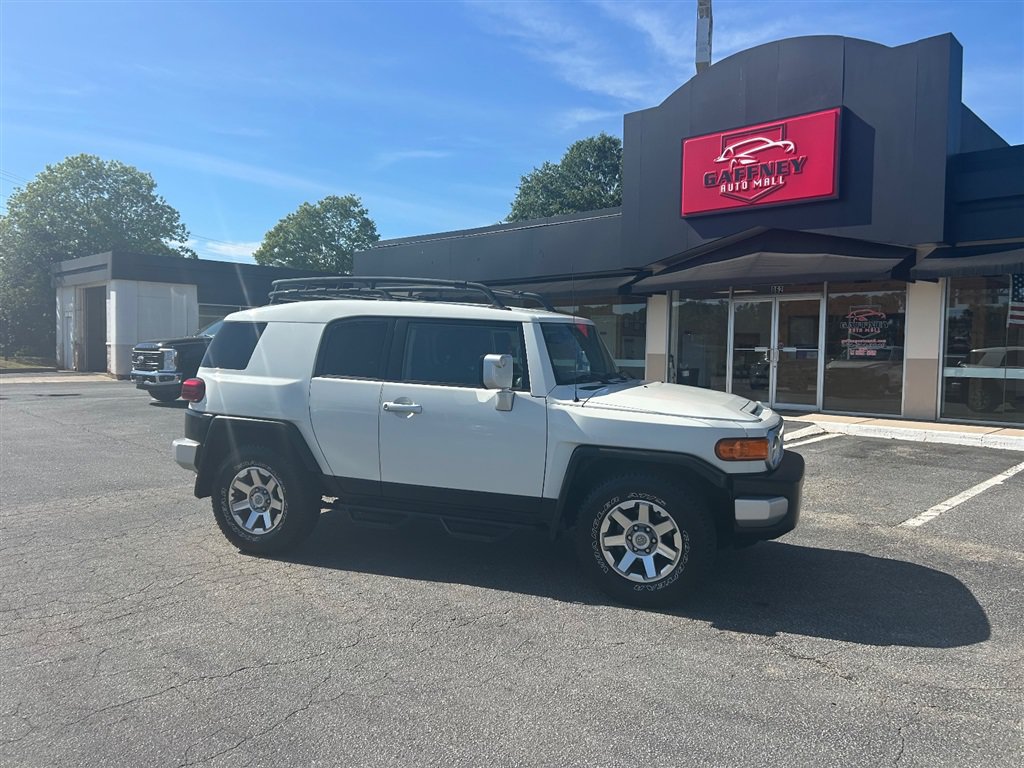 Used 2014 Toyota FJ Cruiser 2WD w/ Convenience Package image 1