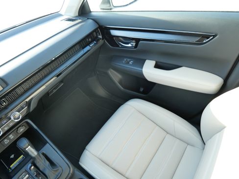 Used 2025 Honda CR-V EX-L image 11