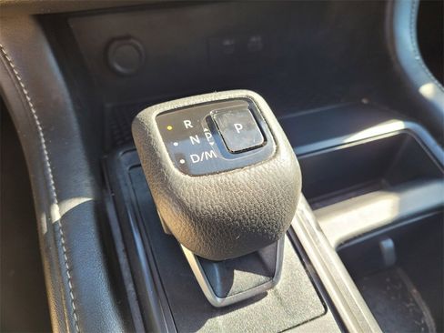 Used 2024 Nissan Pathfinder S image 21