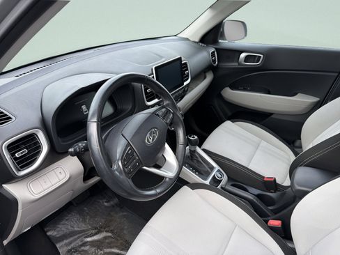 Used 2023 Hyundai Venue SEL image 36