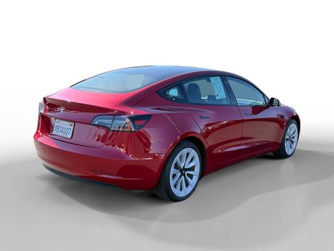 Used 2022 Tesla Model 3 Long Range AWD/4WD image 5