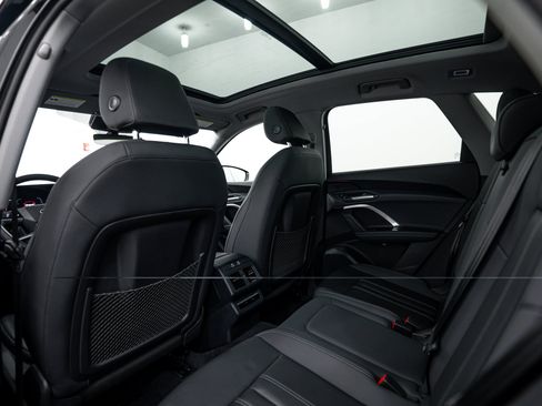 Used 2025 Audi Q5 Premium w/ Convenience Package AWD/4WD image 19