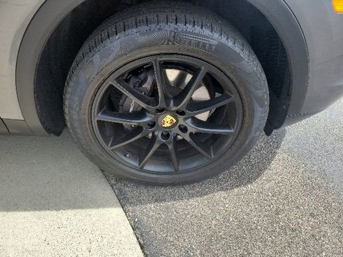 Used 2020 Porsche Cayenne AWD/4WD image 15