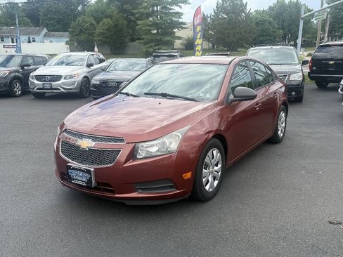 Used 2013 Chevrolet Cruze LS FWD image 5
